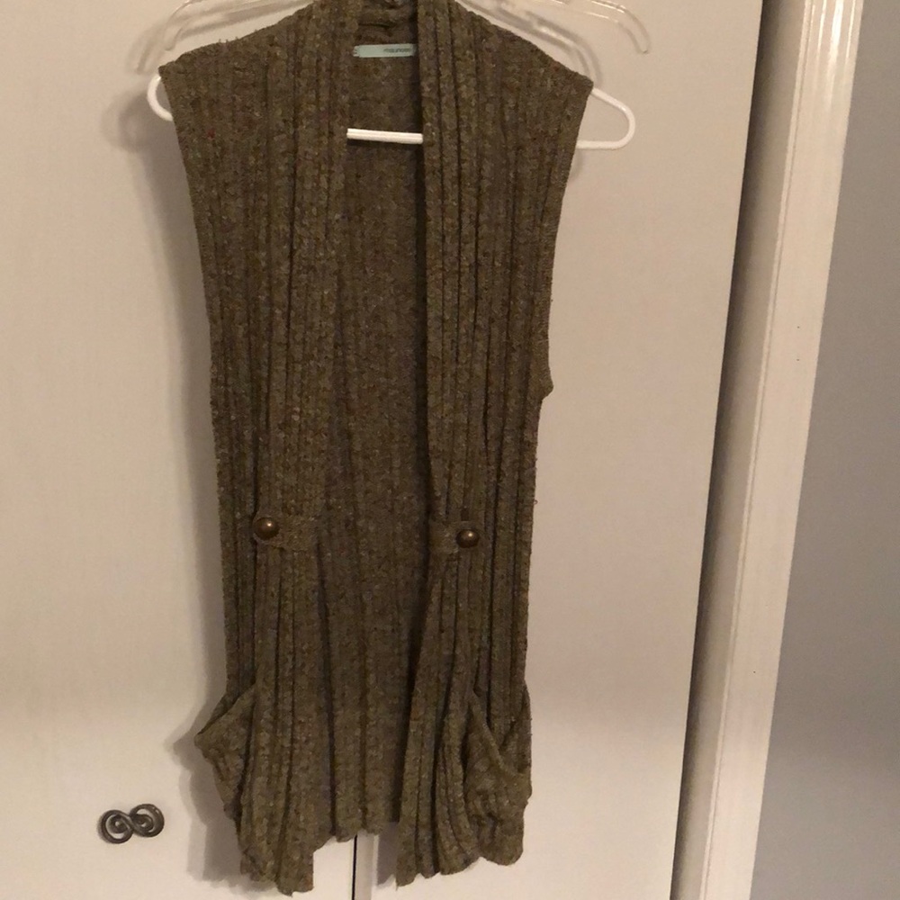 Sweater vest